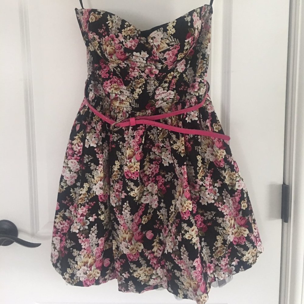 Strapless mini dress with tulle petticoat
